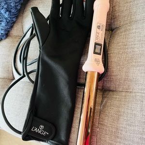 Lange Le Curl 32 MM titanium curler with heat protector glove . EUC